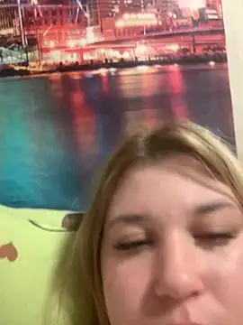 Snapshot of Kemeli008 chatting on September 24, 5:12 pm Kemeli008 online show from September 24, 5:12 pm