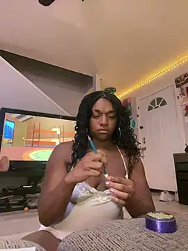 XKimmyGreen online show from May 3, 4:38 am