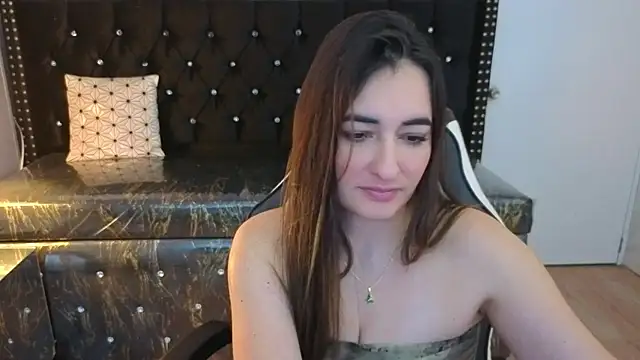 Snapshot of Soffi_betacur_b chatting on September 13, 3:25 am Soffi betacur b online show from September 13, 3:25 am
