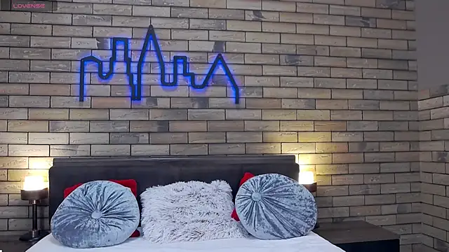 KaylaLewys online show from September 15, 6:15 pm