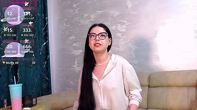 KaylaLewys online show from June 12, 5:54 pm
