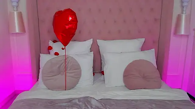 MilaMour online show from February 20, 7:21 am