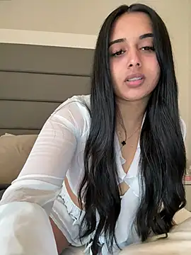 LilMisIndianx online show from January 12, 1:27 pm