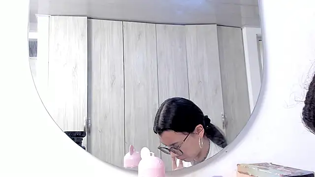 pinky f00x online show from July 22, 9:49 pm
