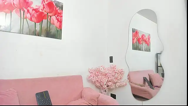 pinky f00x online show from July 8, 9:39 pm