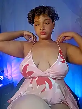 chloe kisses online show from June 18, 12:10 pm