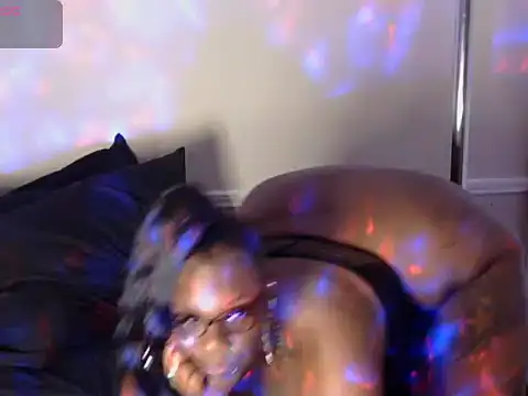 Thickkemzz41 online show from July 31, 1:06 am