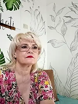 Catty Lady online show from June 11, 6:49 pm