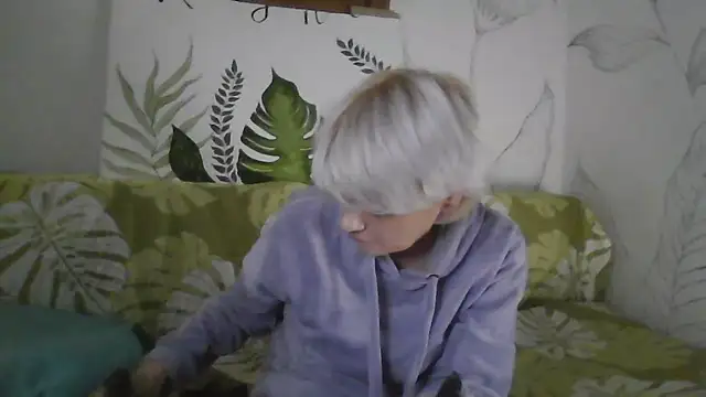 Catty Lady online show from December 13, 8:37 pm