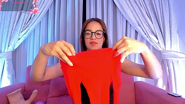 ZoeWestt online show from December 16, 5:13 am