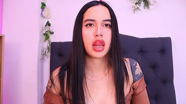 kaylee lee online show from August 4, 3:45 am