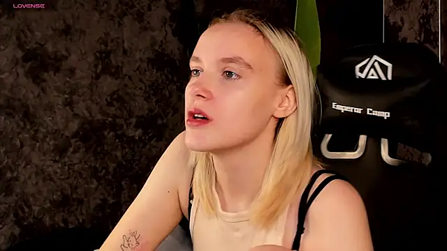 Carolin Miller online show from October 26, 5:47 am