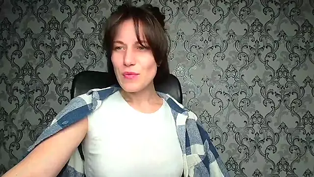 Kelly Kisss online show from March 14, 9:10 am