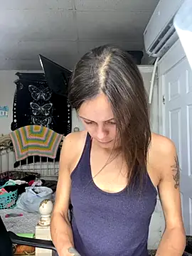 Snapshot of Candy_Shower chatting on September 18, 8:51 pm Candy Shower online show from September 18, 8:51 pm
