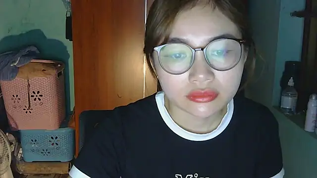 Uhem112 online show from October 21, 3:32 am