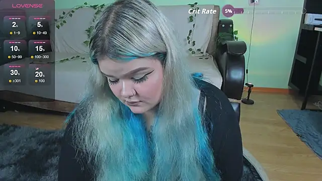 Snapshot of _CandyM1lky_ chatting on October 8, 7:13 am CandyM1lky online show from October 8, 7:13 am