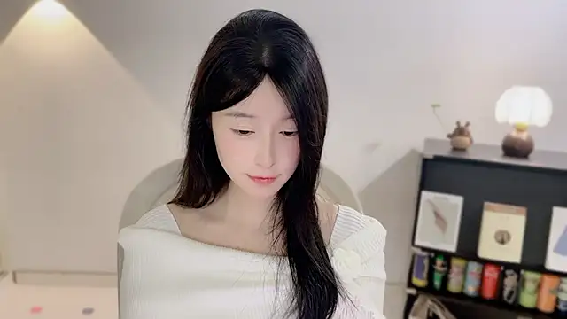 Onechestnut online show from December 20, 1:15 pm