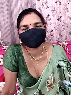 Snapshot of Lalitha-1995 chatting on October 11, 8:30 am Lalitha-1995 online show from October 11, 8:30 am