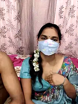 Snapshot of Lalitha-1995 chatting on September 18, 4:38 pm Lalitha-1995 online show from September 18, 4:38 pm