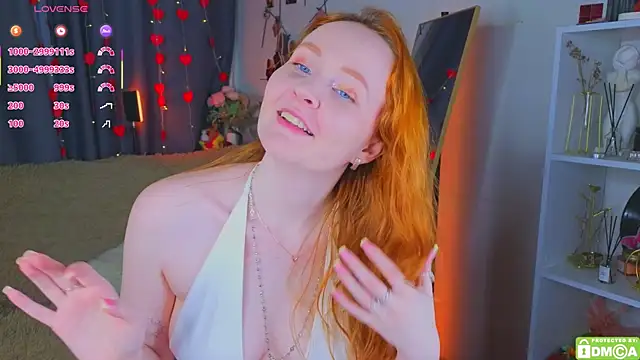 JoyceJones online show from June 17, 8:10 pm