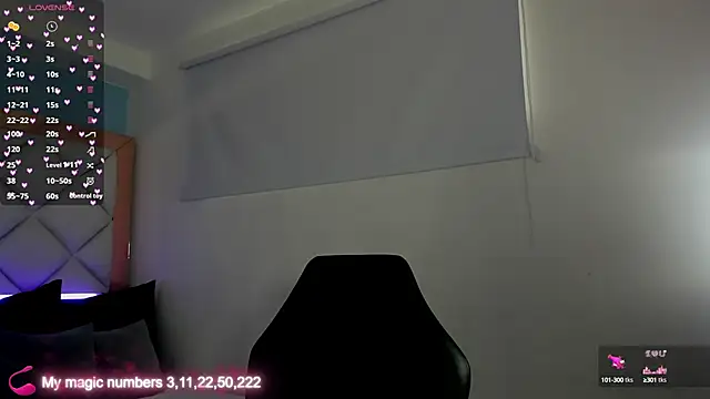 Snapshot of molly_gomezz chatting on September 21, 7:56 pm molly gomezz online show from September 21, 7:56 pm