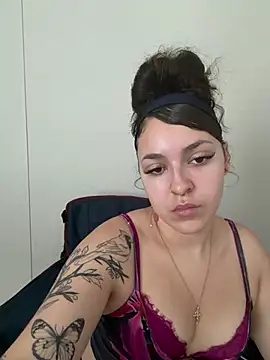babykalirose online show from July 31, 2:07 pm