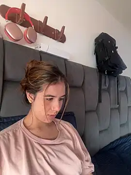 AllieYourGirl online show from November 17, 2:18 pm