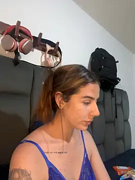 AllieYourGirl online show from November 14, 12:21 am