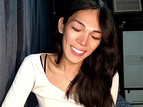 ladyhotcuming online show from July 25, 7:48 am