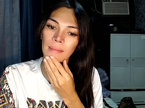 ladyhotcuming online show from July 14, 6:45 pm