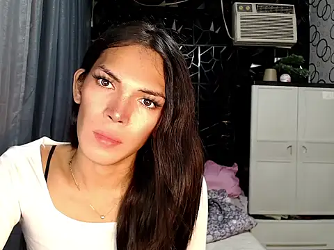 ladyhotcuming online show from June 29, 12:38 pm