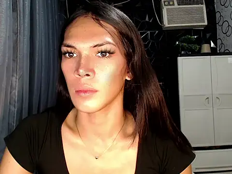 ladyhotcuming online show from June 21, 9:30 pm