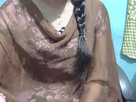 Snapshot of lovely_soniya chatting on October 4, 6:30 am lovely soniya online show from October 4, 6:30 am