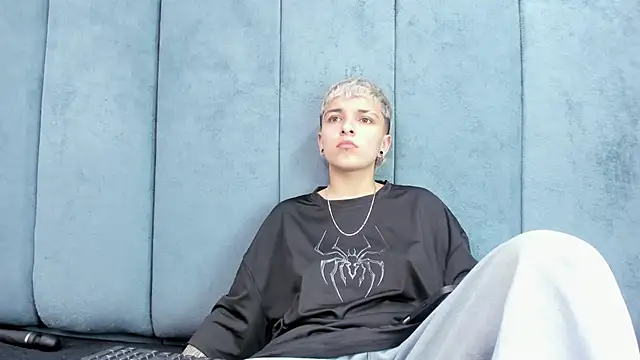Megan Thompson  online show from July 29, 2:33 am