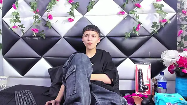 Snapshot of Megan_Thompson_ chatting on September 21, 2:32 am Megan Thompson  online show from September 21, 2:32 am