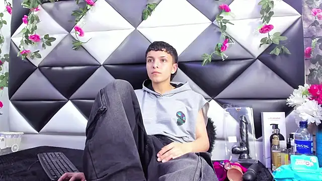 Snapshot of Megan_Thompson_ chatting on October 17, 2:15 am Megan Thompson  online show from October 17, 2:15 am