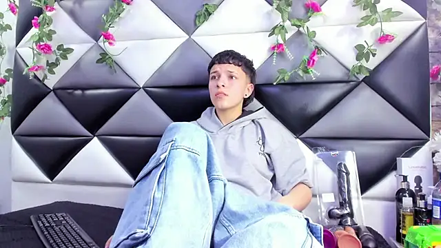 Snapshot of Megan_Thompson_ chatting on October 28, 2:17 am Megan Thompson  online show from October 28, 2:17 am