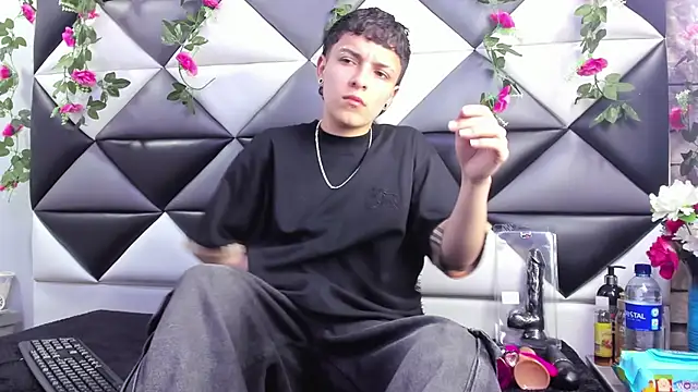 Snapshot of Megan_Thompson_ chatting on October 15, 2:03 am Megan Thompson  online show from October 15, 2:03 am