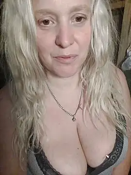 Bouncy-Bella28X online show from September 20, 9:29 am