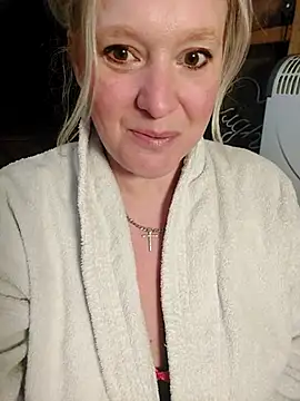 Bouncy-Bella28X online show from October 30, 8:27 am