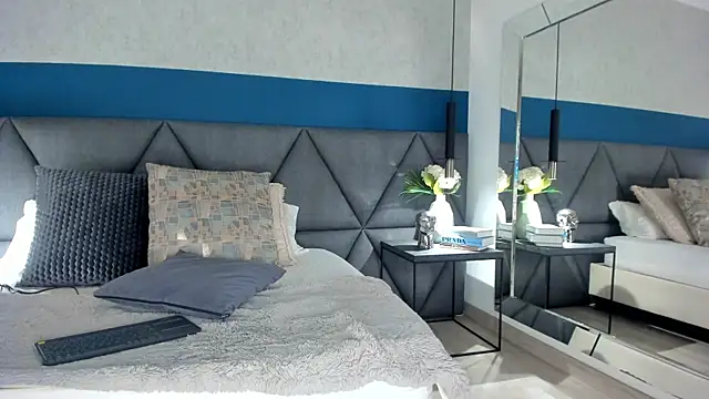 Mia Roswell online show from November 8, 12:26 am