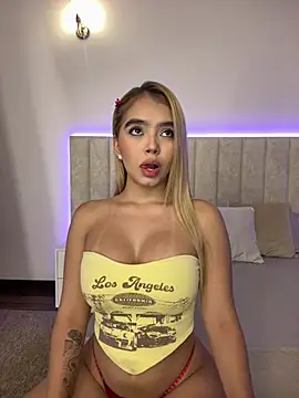 Mia Roswell online show from August 2, 5:43 am