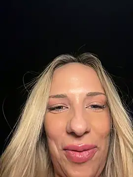 SweetBella95  online show from July 4, 11:00 pm
