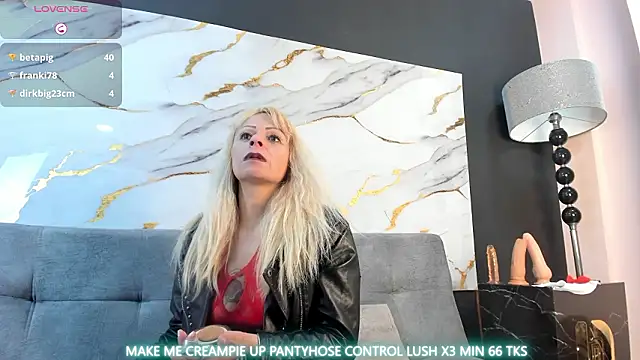 samanthajonexxx online show from March 17, 5:17 pm