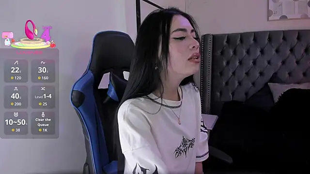 Anya Belth online show from December 1, 8:22 pm