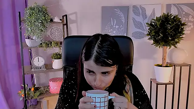MartaEdams online show from April 28, 6:17 am