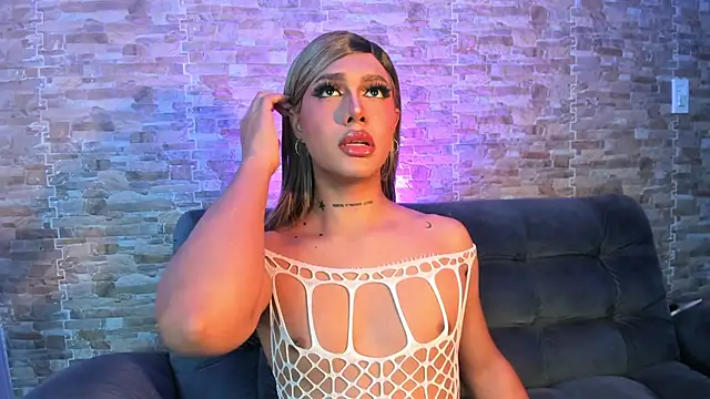 Dreams Chloe online show from July 14, 5:45 am