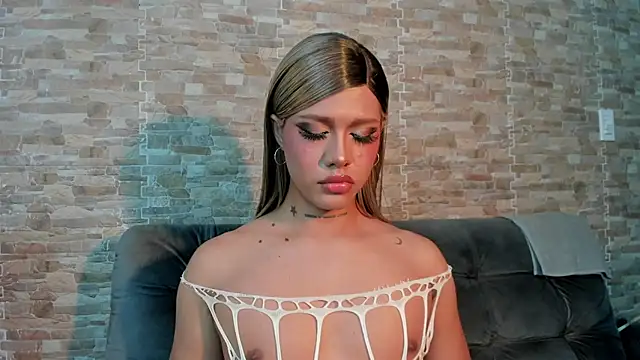 Dreams Chloe online show from July 17, 7:02 am