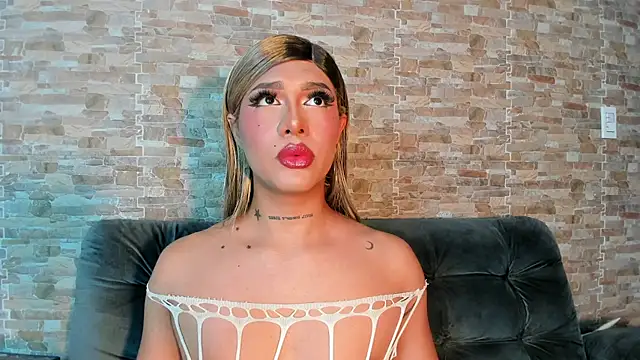 Dreams Chloe online show from July 30, 5:19 am