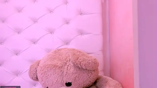 eimy skinny  online show from May 14, 1:39 pm